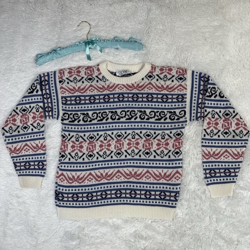 Chic Patterned Crew Neck Sweater - image 1